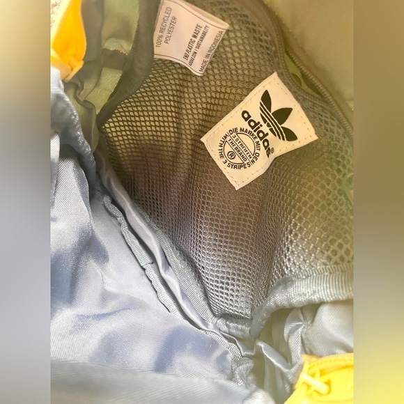 NWOT Adidas Original Trefoil 2.0 Mini Small Travel Backpack RARE Almost Yellow - Picture 8 of 10